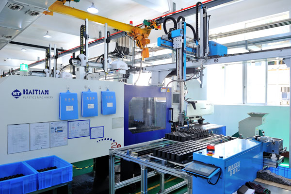 臥式注塑車間